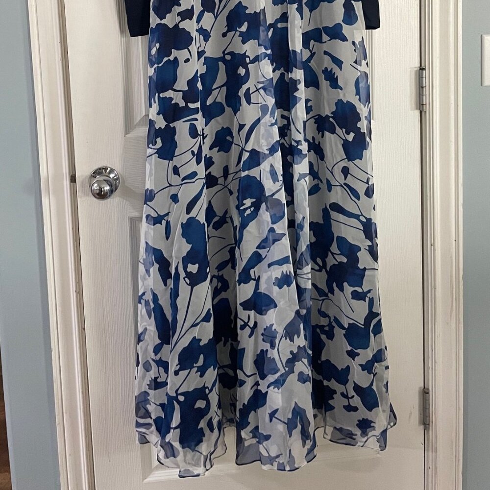 MONDRESSY A Line Long Sleeves Floor Length Floral Formal/Mother Size 6 - Picture 5 of 6